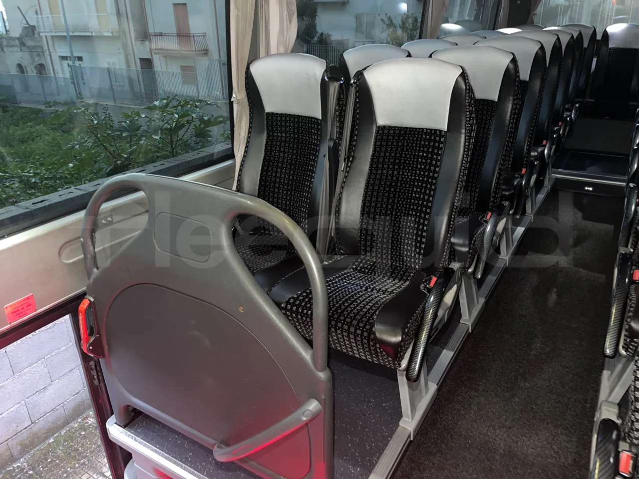 Irisbus New Domino E.12 -  Euro5 - 331kW - 12.410mt - roof hatch 3