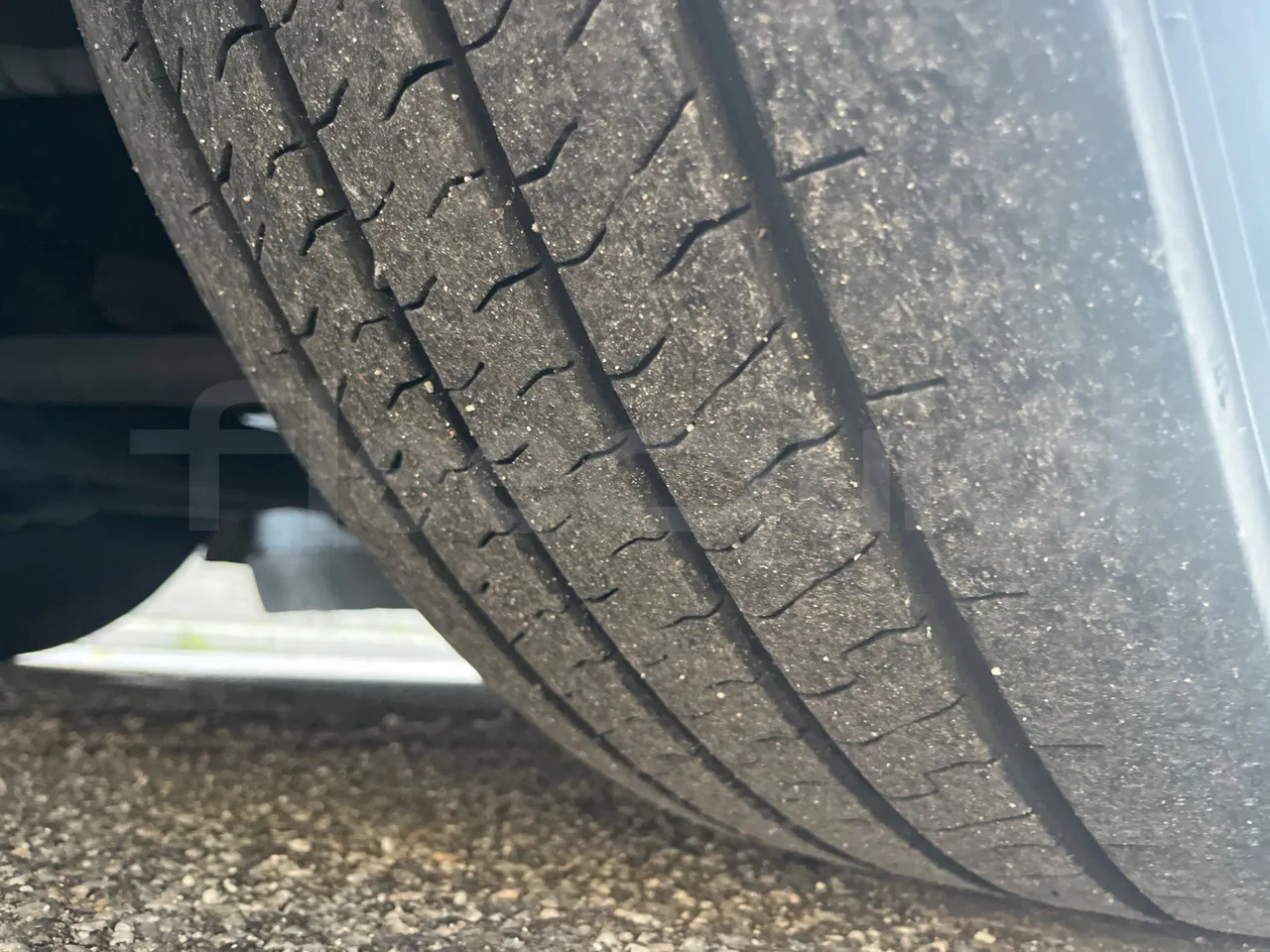 Irisbus New Domino E.12 -  Euro5 - 331kW - 12.410mt - tread condition front tires right