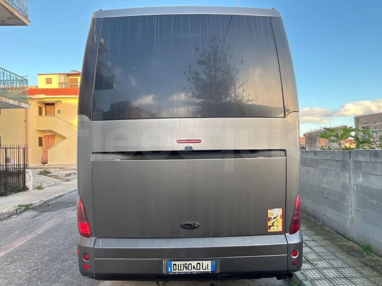 Irisbus New Domino E.12 -  Euro5 - 331kW - 12.410mt - rear hatch closed