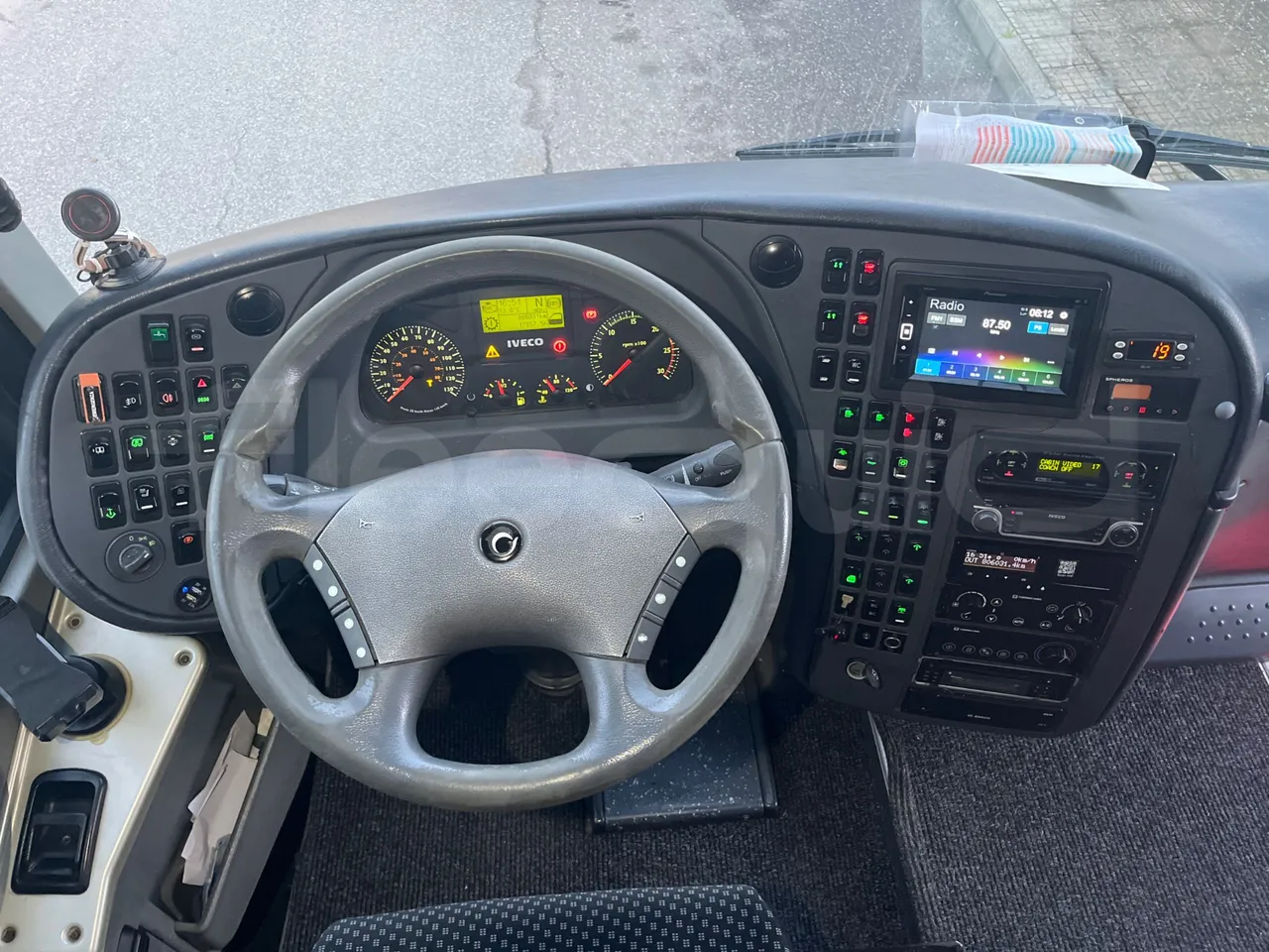 Irisbus New Domino E.12 -  Euro5 - 331kW - 12.410mt - steering wheel photo