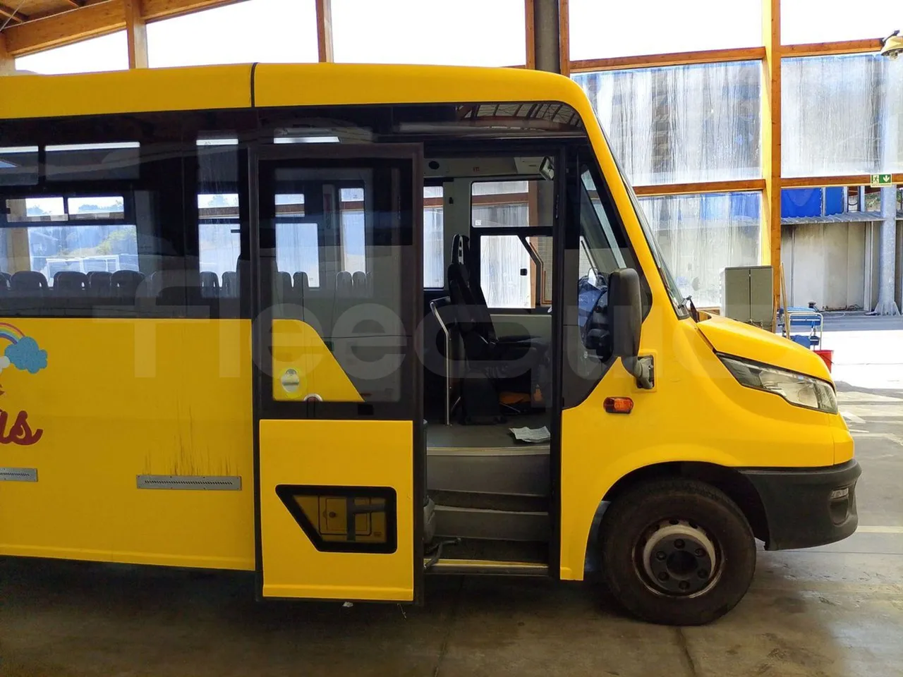 Iveco Indcar WGIVMY11 MOBI SCUOLABUS - EUR6 - 100Kw - 8,592m - front door 1 open