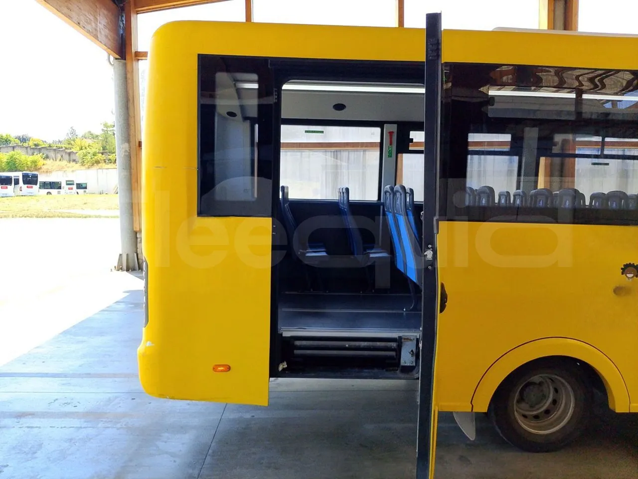Iveco Indcar WGIVMY11 MOBI SCUOLABUS - EUR6 - 100Kw - 8,592m - front door 3 open (mandatory for bus to scrap)