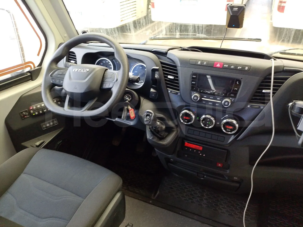 Iveco Indcar WGIVMY11 MOBI SCUOLABUS - EUR6 - 100Kw - 8,592m - buttons panels on (mandatory for bus to scrap)