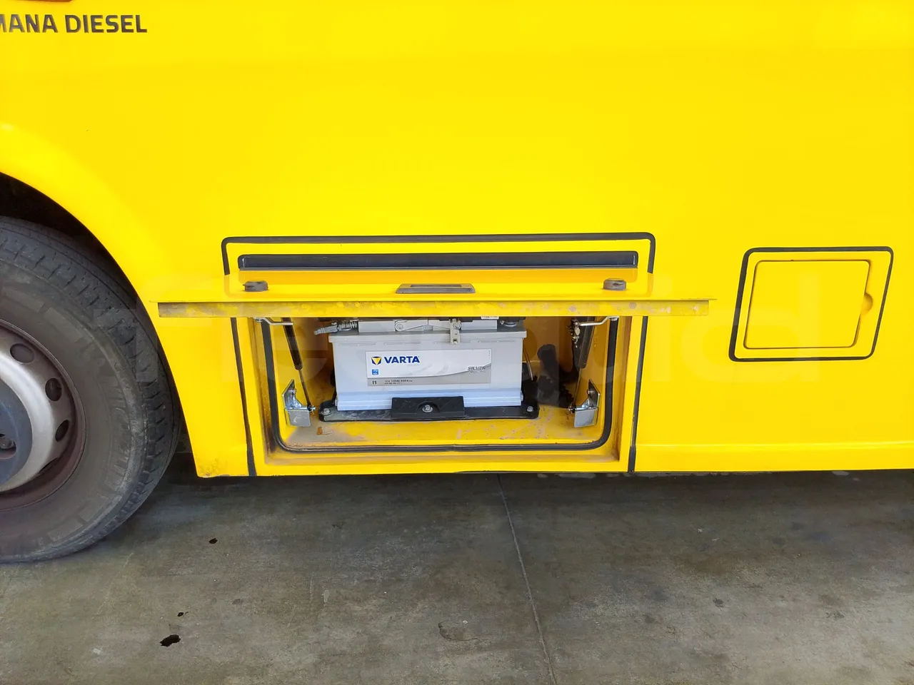 Iveco Indcar WGIVMY11 MOBI SCUOLABUS - EUR6 - 100Kw - 8,592m - external compartments photo