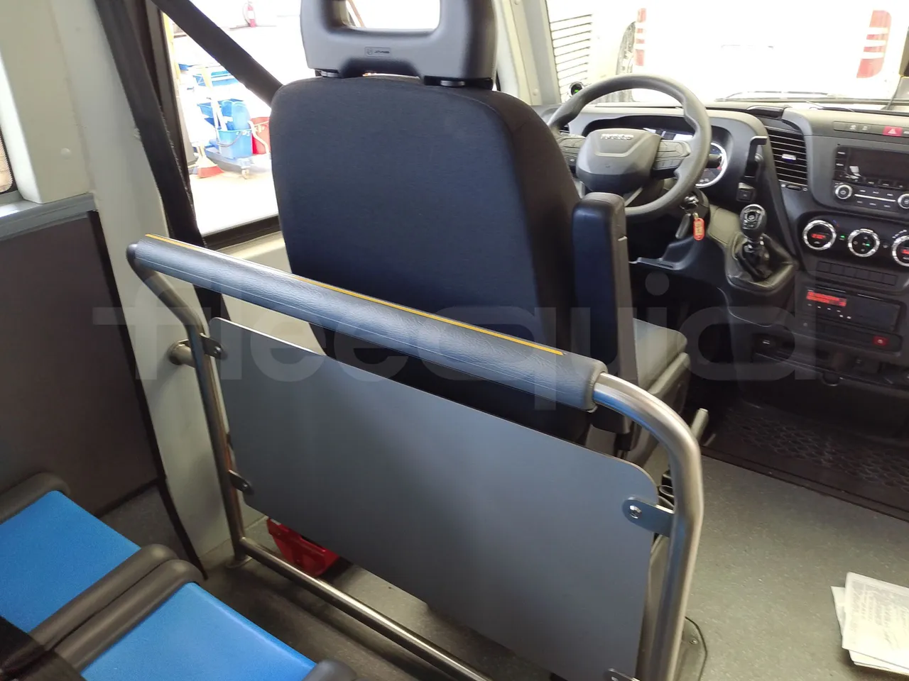 Iveco Indcar WGIVMY11 MOBI SCUOLABUS - EUR6 - 100Kw - 8,592m - folding seat photo