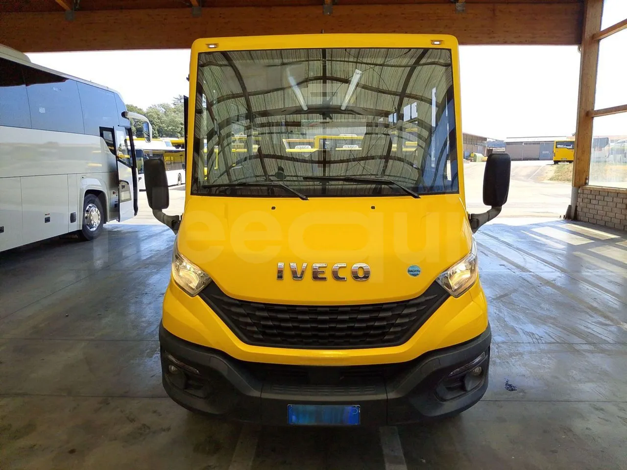 Iveco Indcar WGIVMY11 MOBI SCUOLABUS - EUR6 - 100Kw - 8,592m - front photo