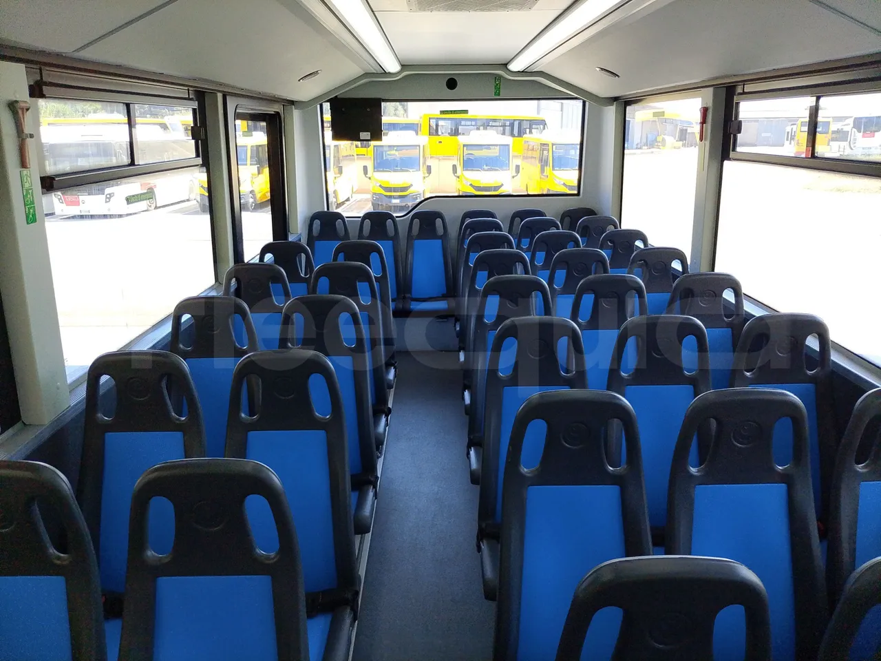 Iveco Indcar WGIVMY11 MOBI SCUOLABUS - EUR6 - 100Kw - 8,592m - reverse view middle aisle