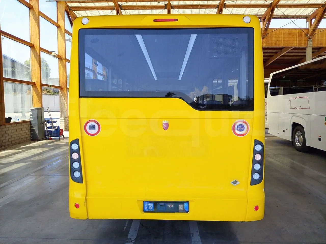 Iveco Indcar WGIVMY11 MOBI SCUOLABUS - EUR6 - 100Kw - 8,592m - rear hatch closed