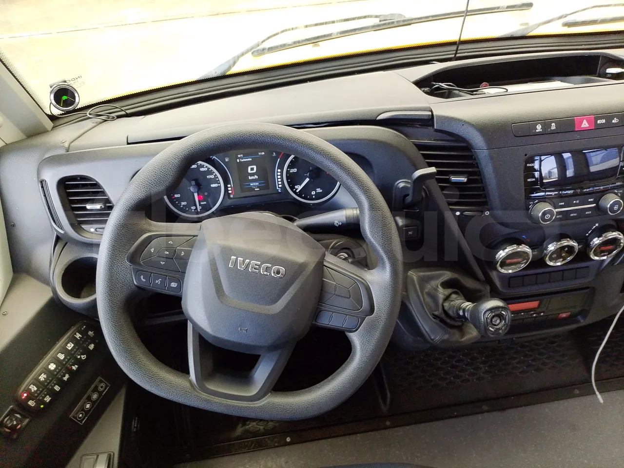 Iveco Indcar WGIVMY11 MOBI SCUOLABUS - EUR6 - 100Kw - 8,592m - steering wheel photo