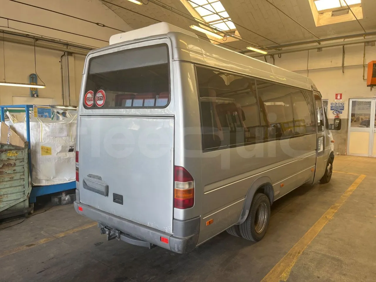 Mercedes-Benz Sprinter 416CD - EUR3 - 115kW - 6.595m - 3/4 right rear doors closed