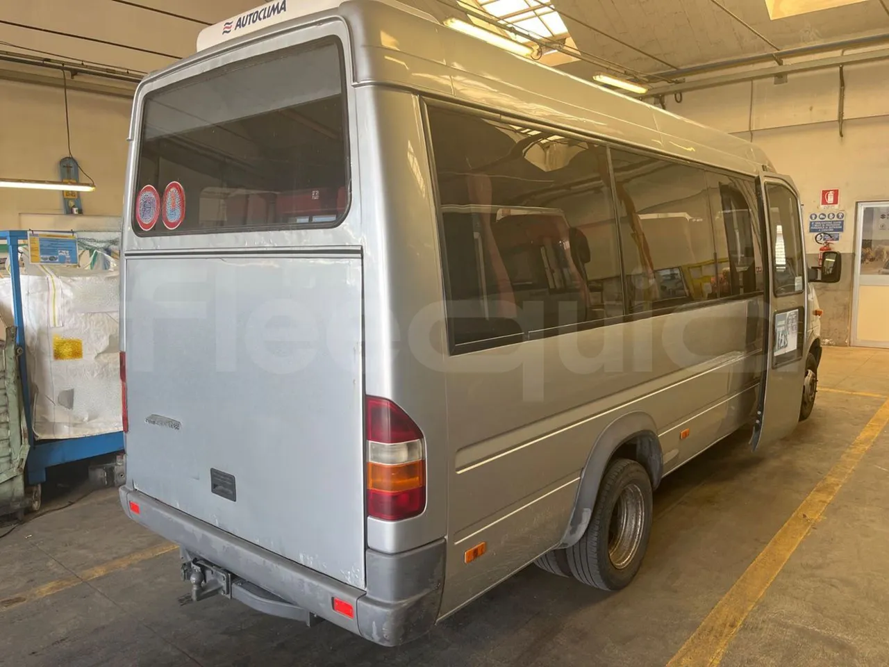 Mercedes-Benz Sprinter 416CD - EUR3 - 115kW - 6.595m - 3/4 right rear doors open