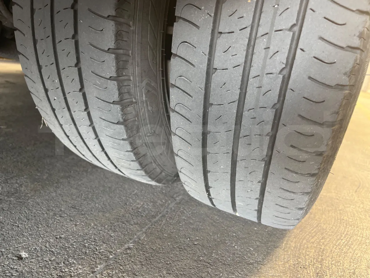 Mercedes-Benz Sprinter 416CD - EUR3 - 115kW - 6.595m - tread condition front tires left
