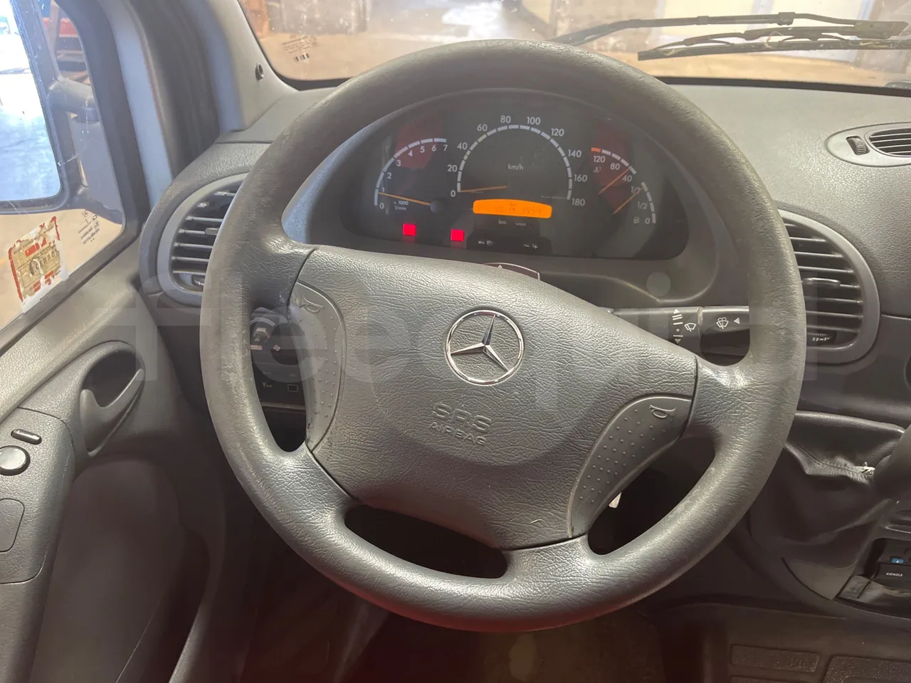 Mercedes-Benz Sprinter 416CD - EUR3 - 115kW - 6.595m - steering wheel photo