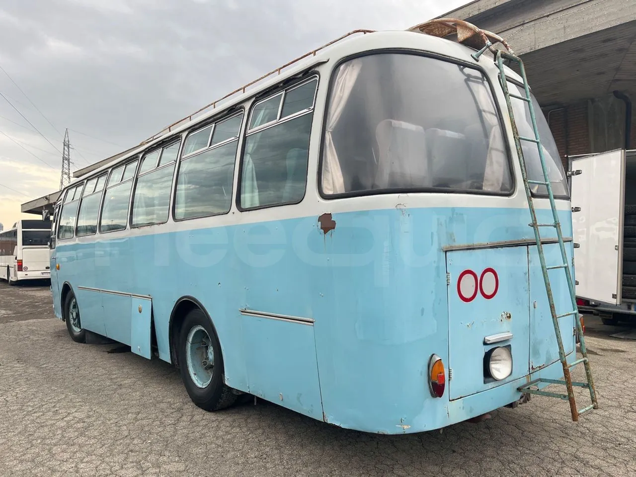 Fiat 309/1 309/1 - EUR0 -112.5kW -9.2m - 3/4 left rear side