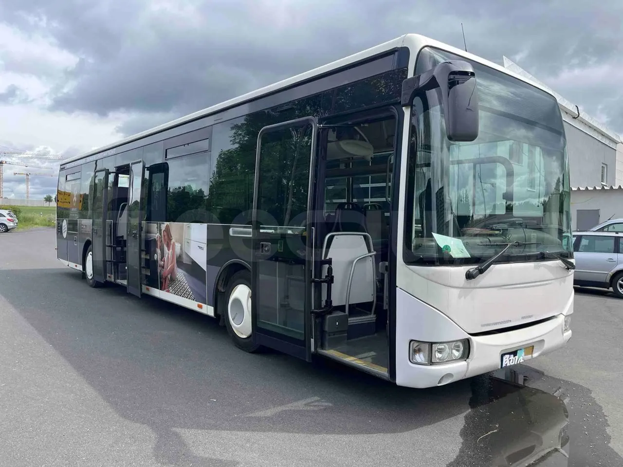 Iveco Crossway - 3/4 right front doors open