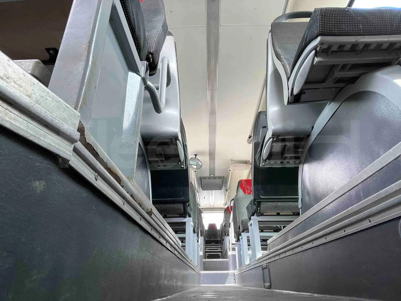 Iveco Crossway - seat brackets photo