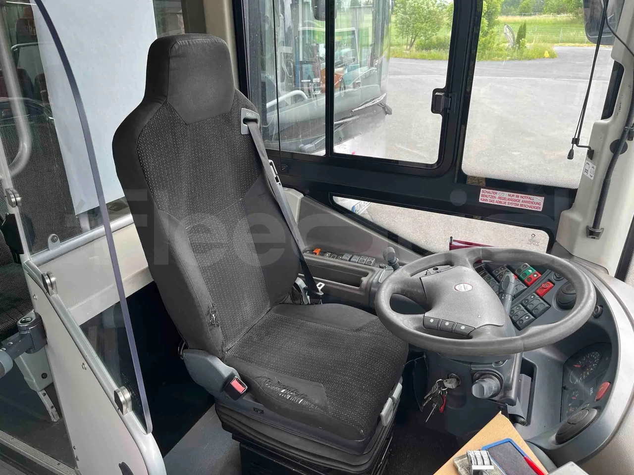 Iveco Crossway - driver's seat photo