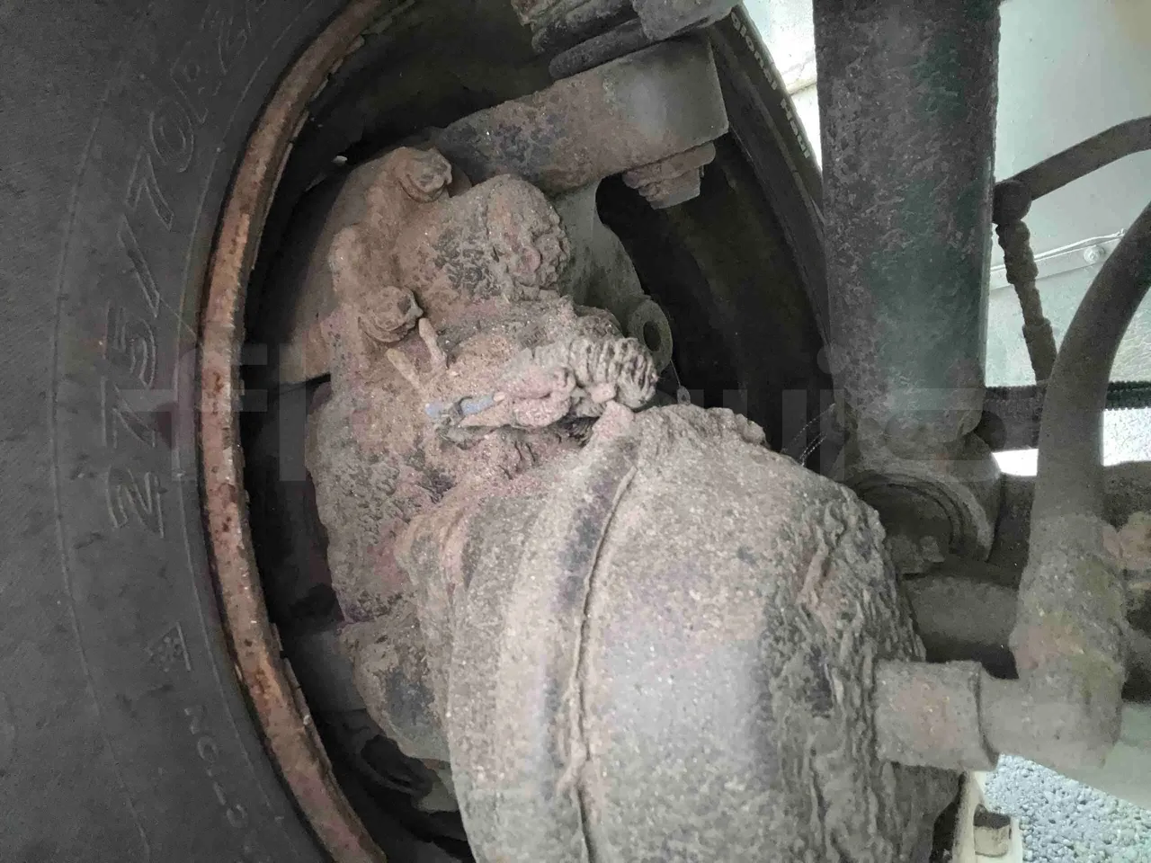 Iveco Crossway - front discs right