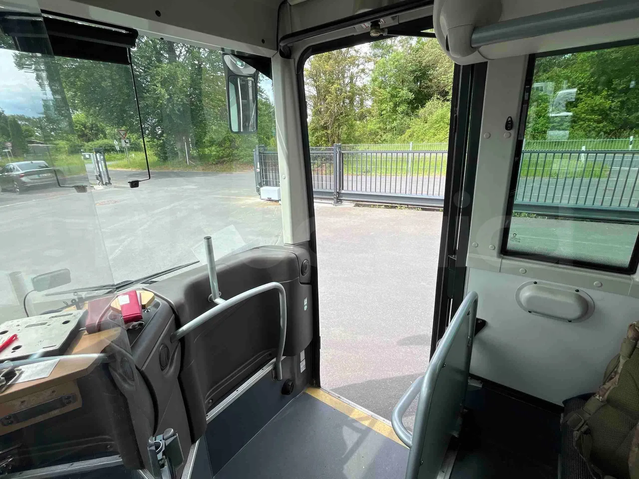 Iveco Crossway - handrails photo
