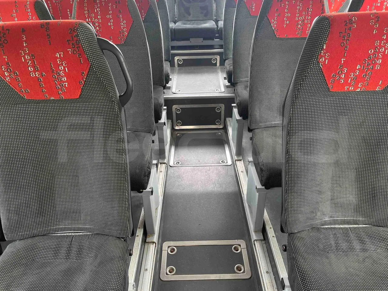 Iveco Crossway - floor hatches photo