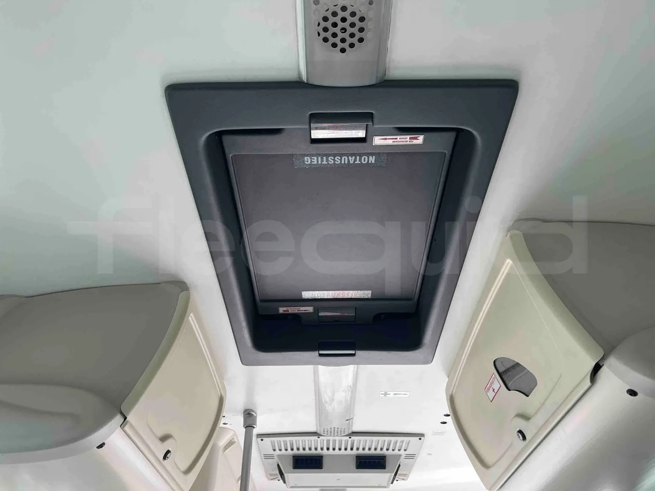 Iveco Crossway - roof hatch 2