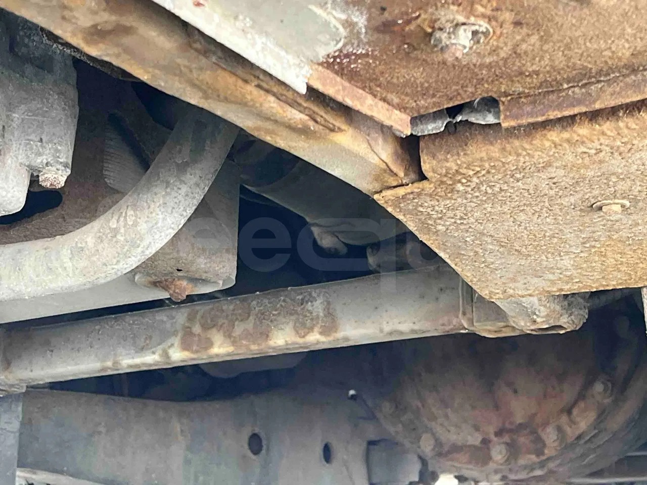 Iveco Crossway - axel 3 shock absorbers 1 left