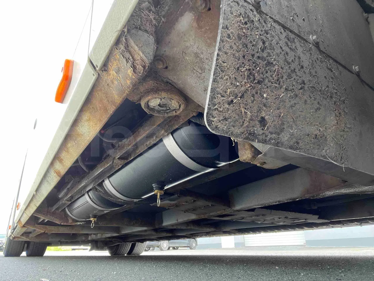 Iveco Crossway - front axle right side