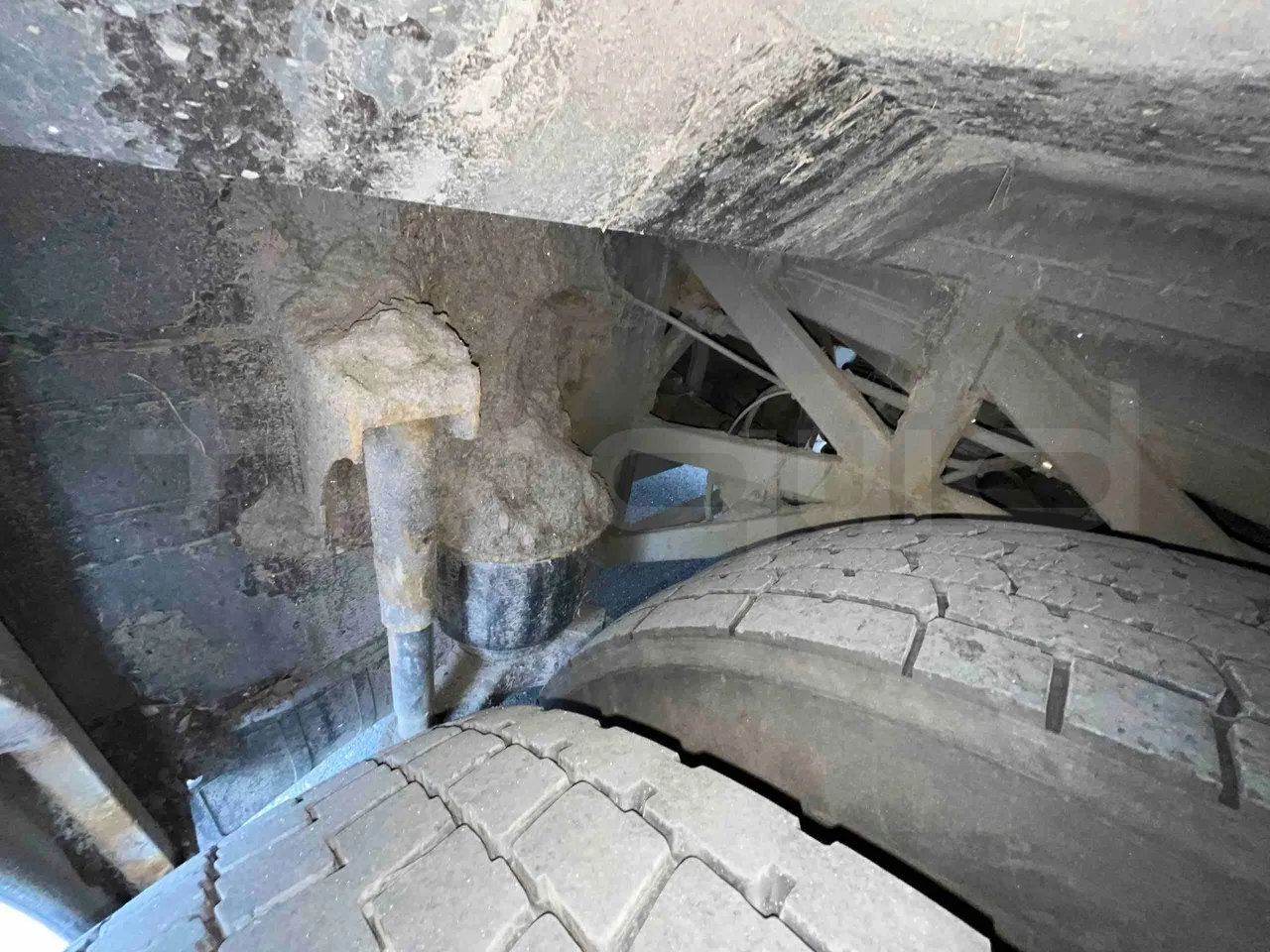 Iveco Crossway - axle 3 right side