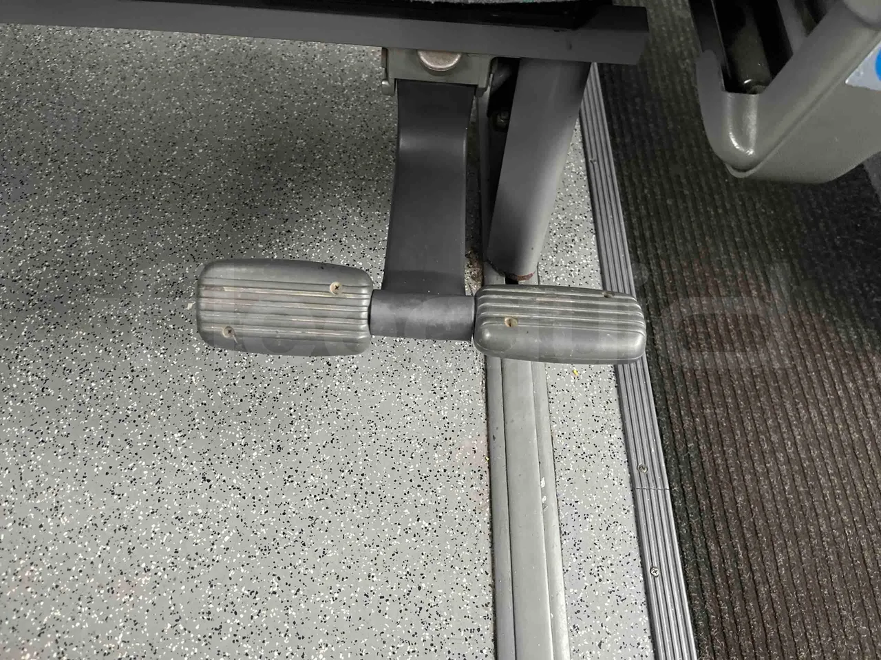 Van Hool Acron T917 - EUR5 - 340kW -  13.200m - footrest detail photo