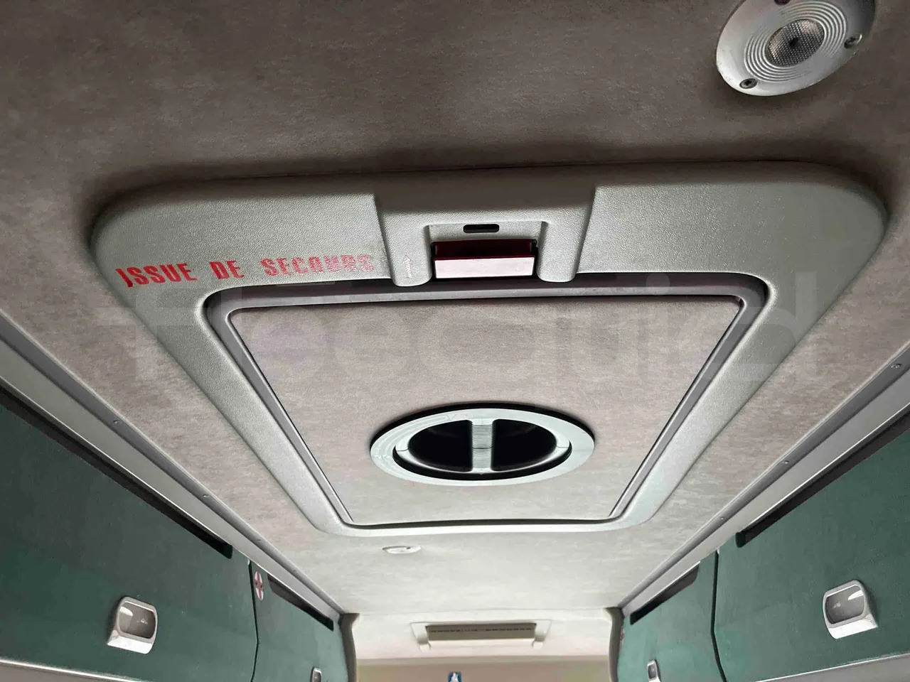 Van Hool Acron T917 - EUR5 - 340kW -  13.200m - roof hatch 1