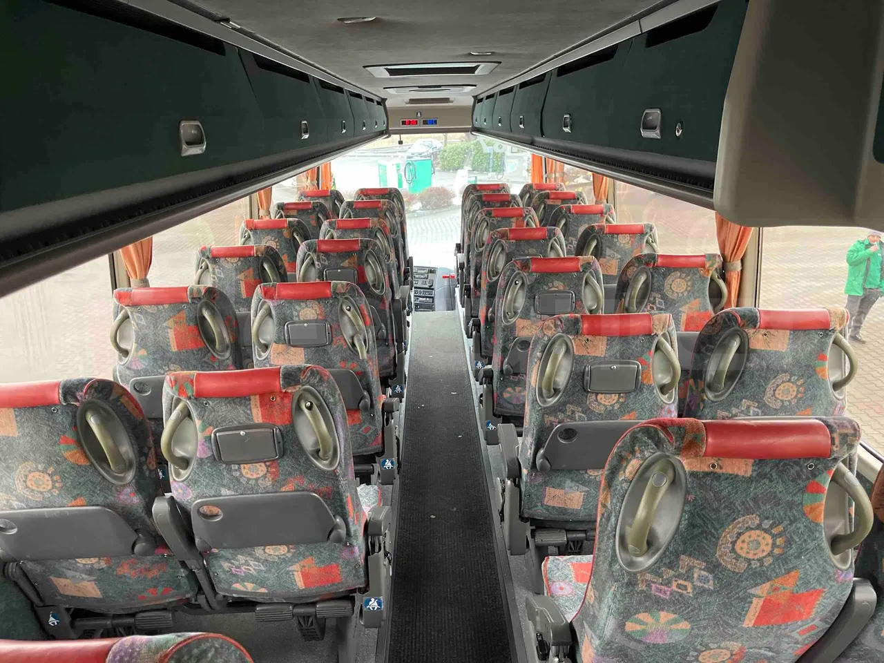 Van Hool Acron T917 - EUR5 - 340kW -  13.200m - forward view middle aisle