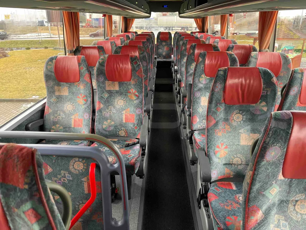 Van Hool Acron T917 - EUR5 - 340kW -  13.200m - reverse view middle aisle