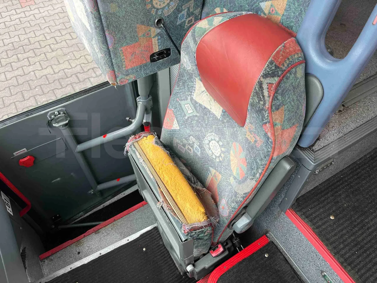 Van Hool Acron T917 - EUR5 - 340kW -  13.200m - hostess seat photo