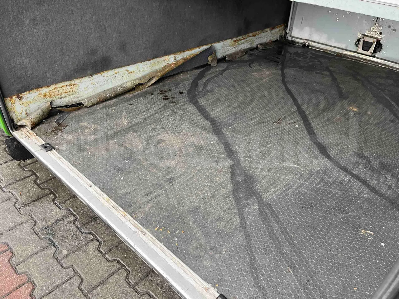 Van Hool Acron T917 - EUR5 - 340kW -  13.200m - under carpet photo