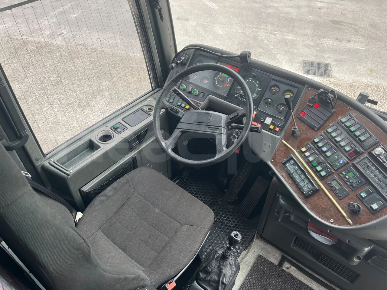 Volvo Barbi Echo B12 60/38 - EUR2 - 279kW - 12m - buttons panels on