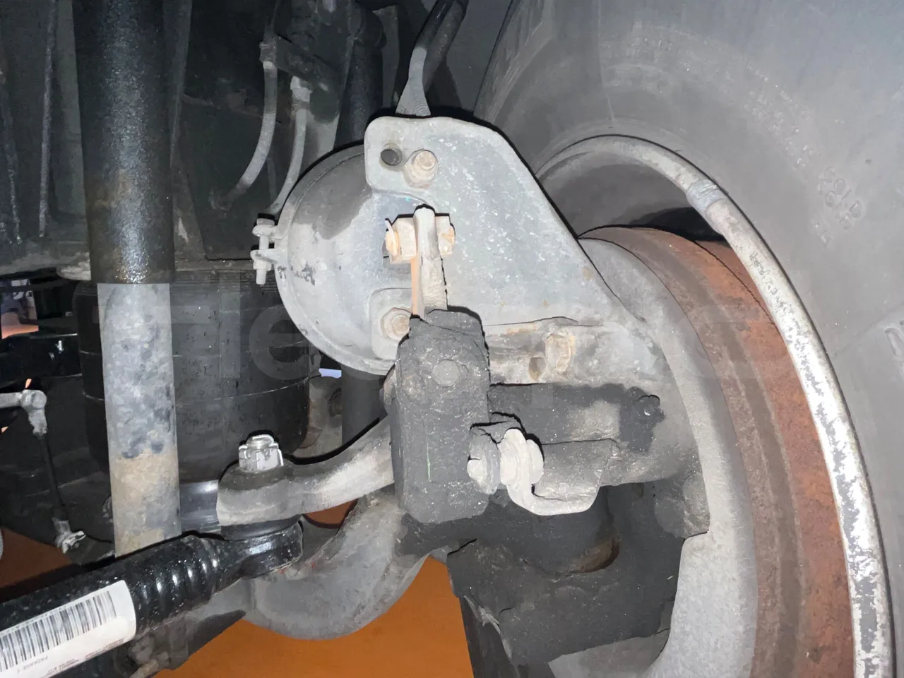 Volvo Barbi Echo B12 60/38 - EUR2 - 279kW - 12m - front brake calipers left