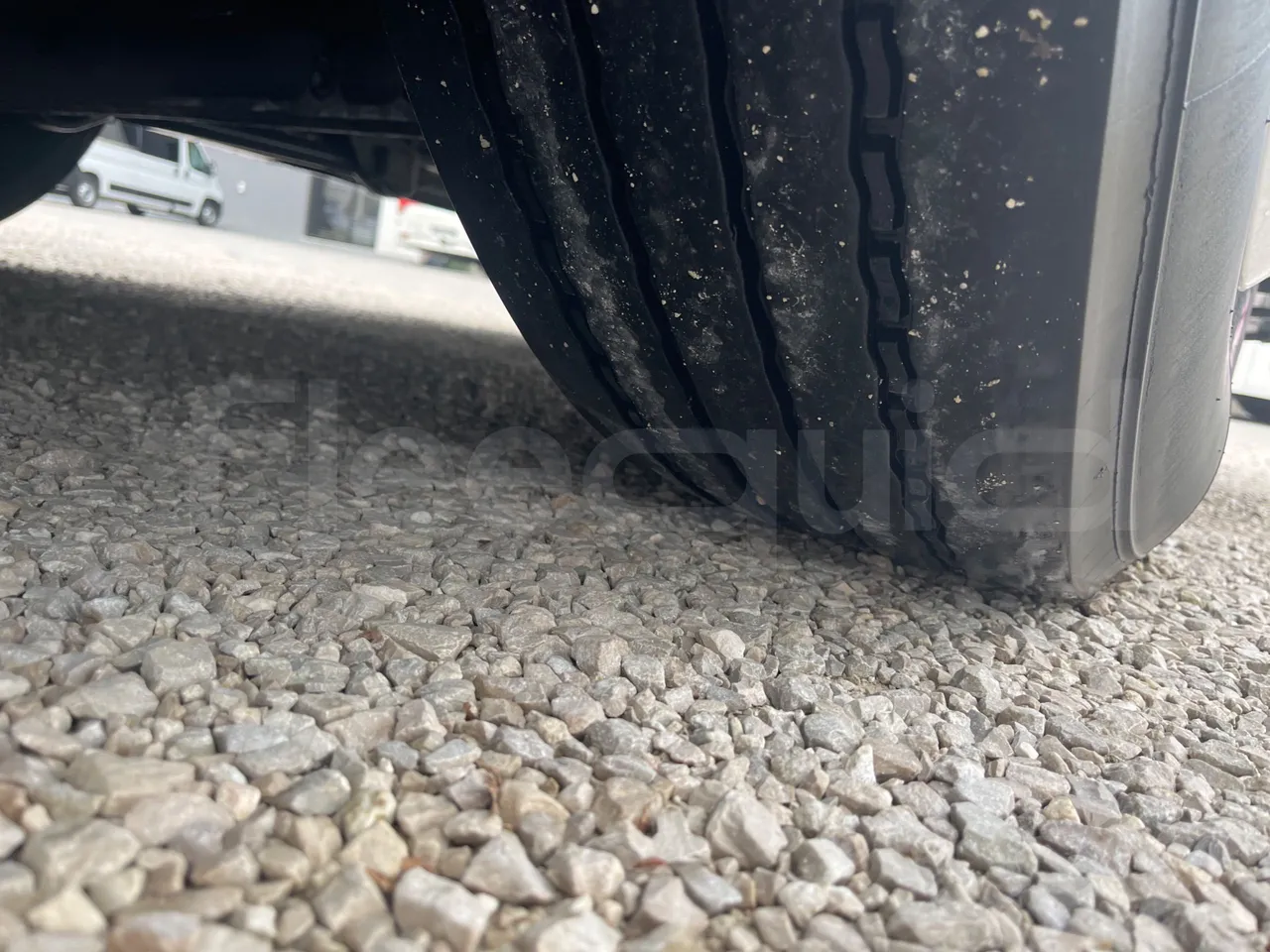 Volvo Barbi Echo B12 60/38 - EUR2 - 279kW - 12m - tread condition front tires right