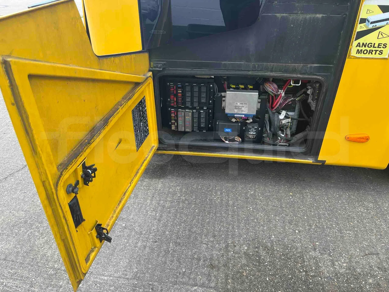 Otokar Vectio - external compartments photo