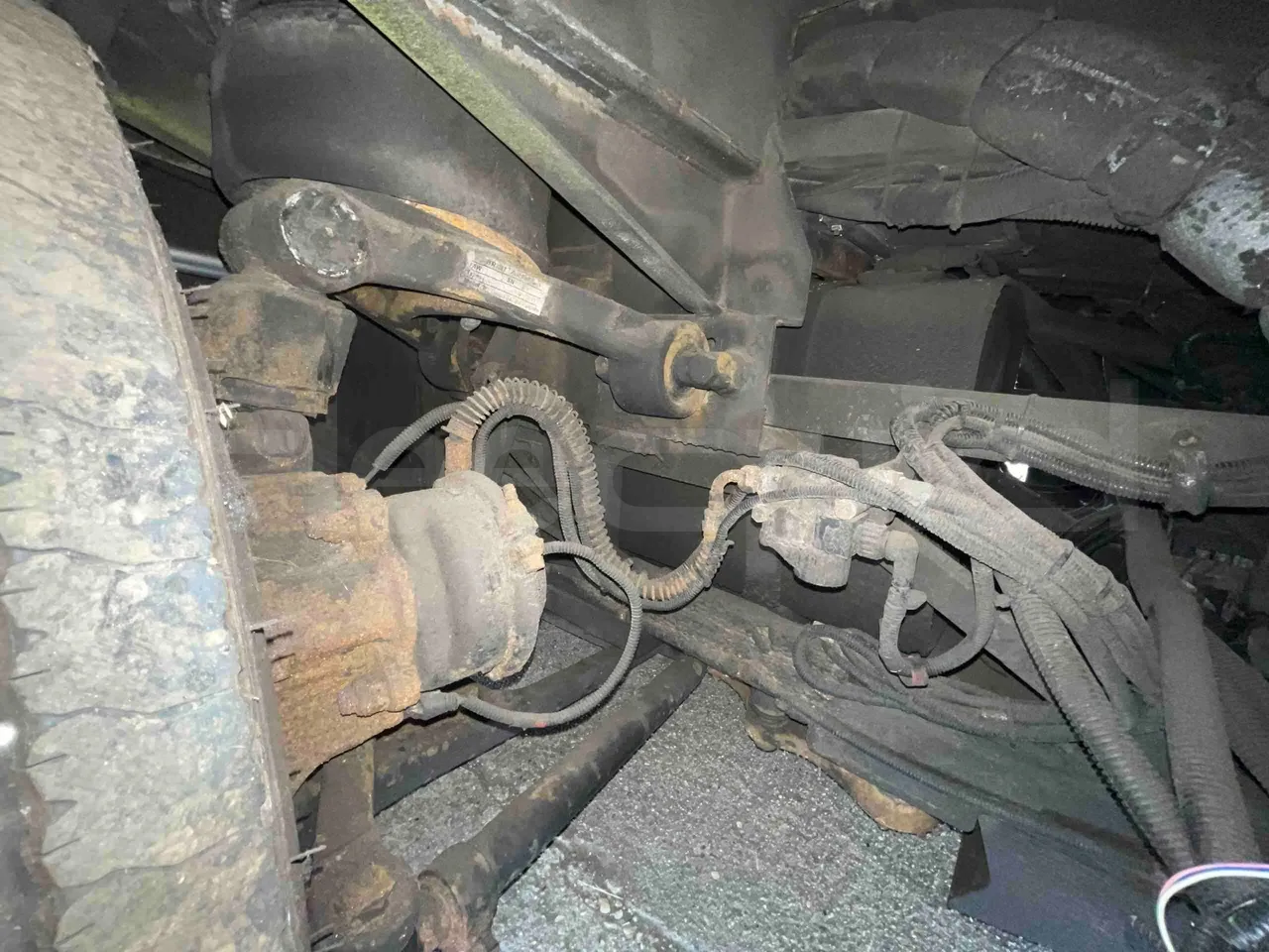 Otokar Vectio - First Axle Shock Absorbers Right Side