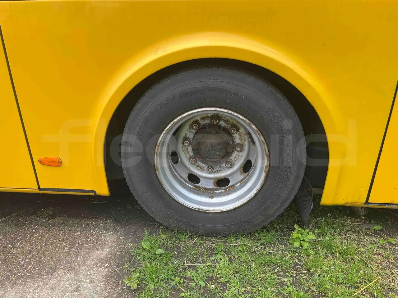 Otokar Vectio - First Axle Left Side: Tyre Tread