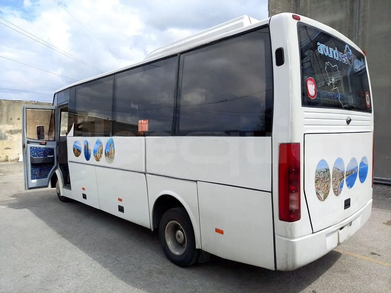 Iveco Eclipse 65C15-70/ Euro 3 - 107Kw - 6,950Mt - 3/4 right rear doors open