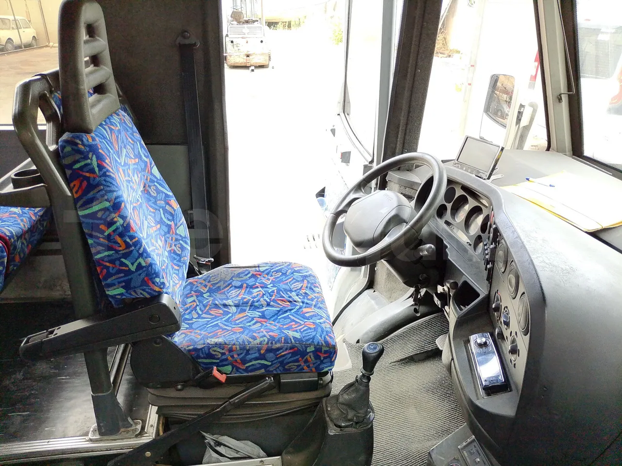 Iveco Eclipse 65C15-70/ Euro 3 - 107Kw - 6,950Mt - driver's seat photo (mandatory for bus to scrap)