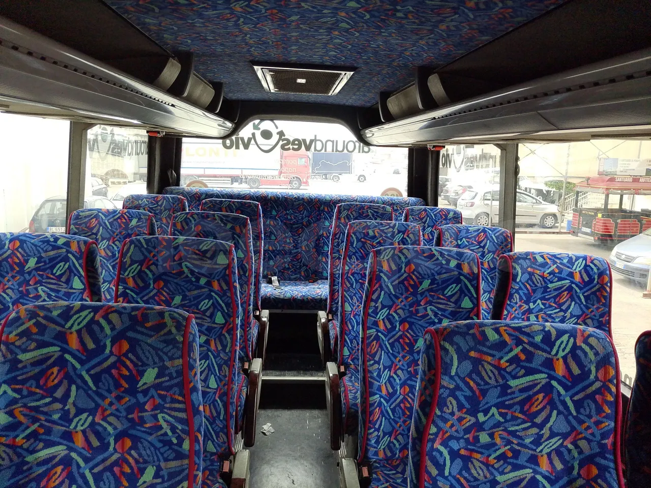Iveco Eclipse 65C15-70/ Euro 3 - 107Kw - 6,950Mt - reverse view middle aisle