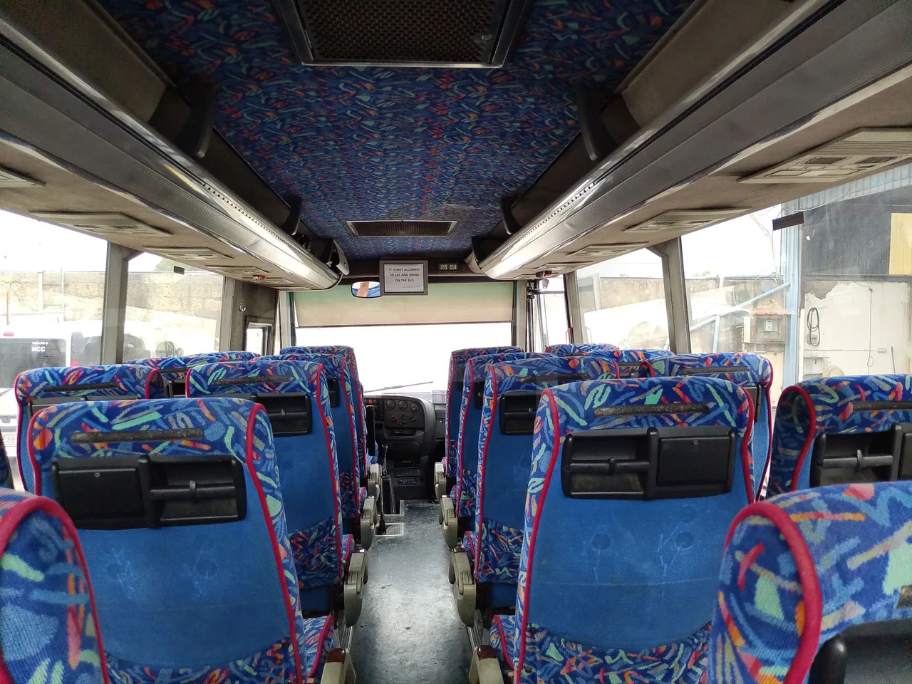 Iveco Eclipse 65C15-70/ Euro 3 - 107Kw - 6,950Mt - forward view all seats last row height