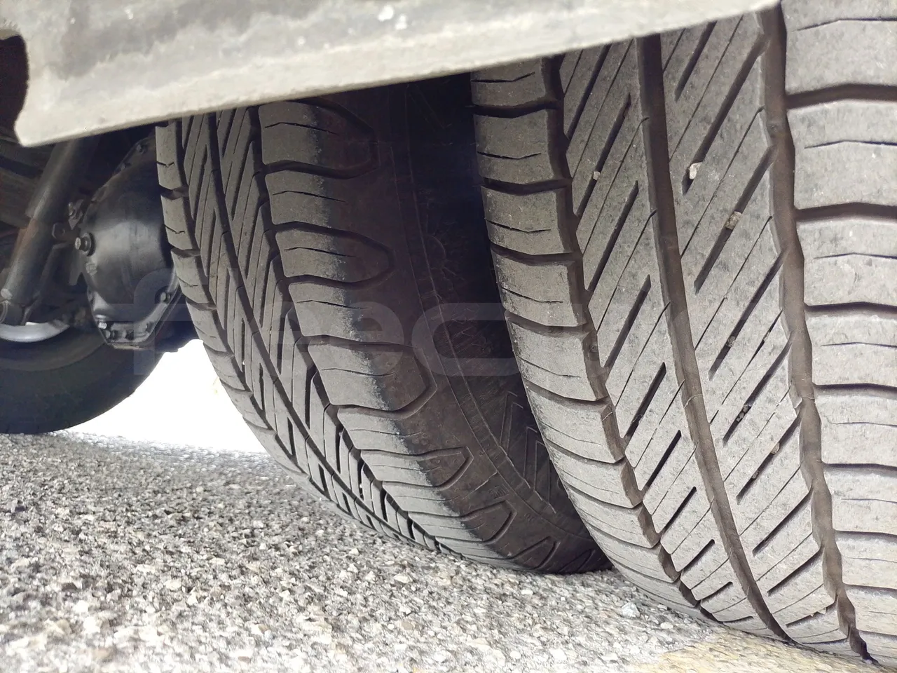 Iveco Eclipse 65C15-70/ Euro 3 - 107Kw - 6,950Mt - tread condition front tires left