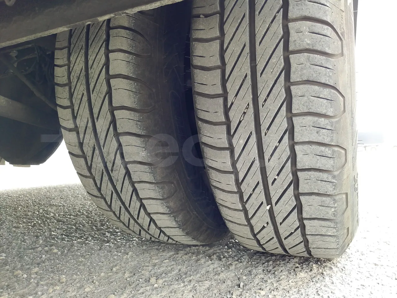 Iveco Eclipse 65C15-70/ Euro 3 - 107Kw - 6,950Mt - tread condition second axle tires right