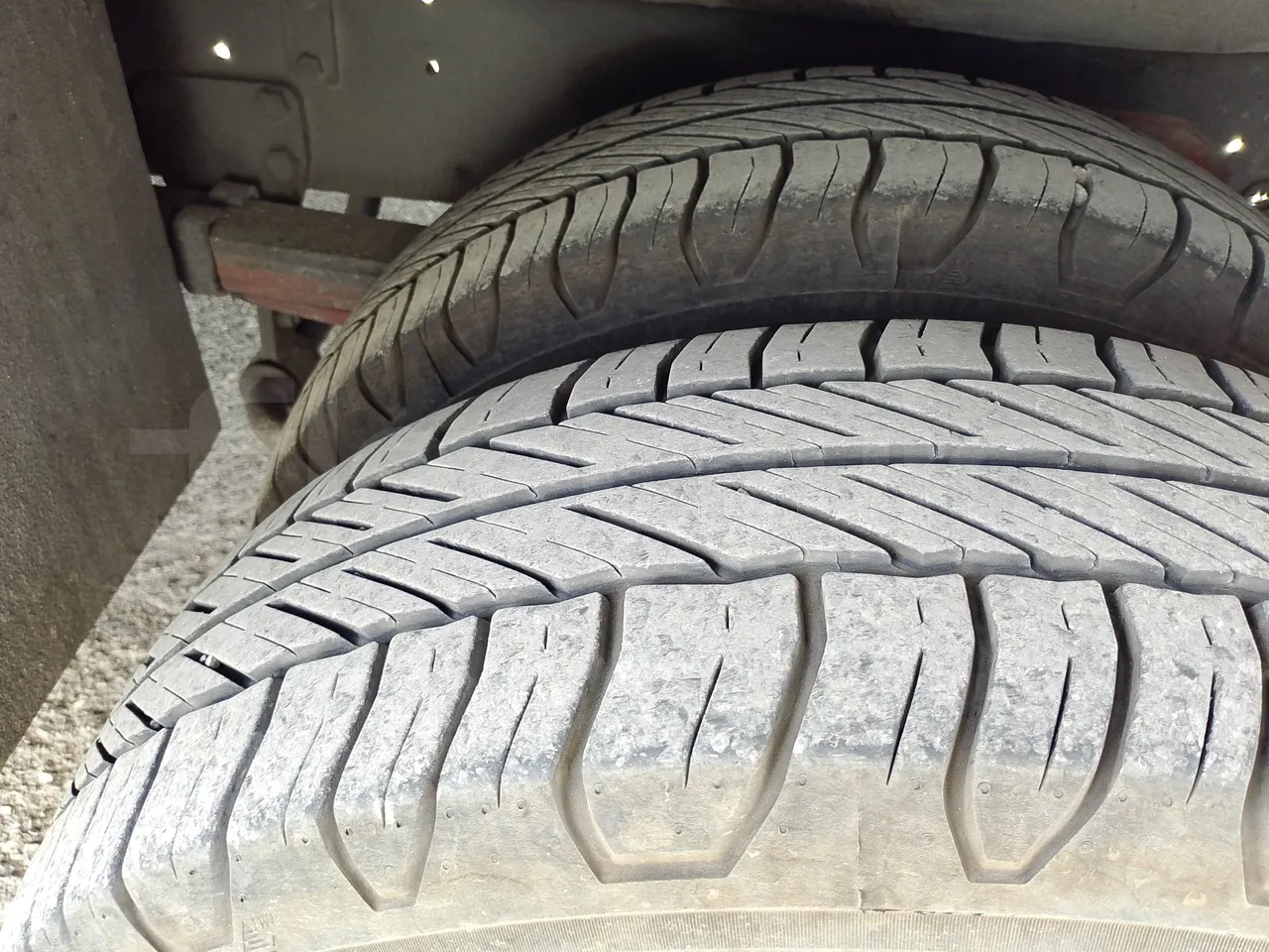 Iveco Eclipse 65C15-70/ Euro 3 - 107Kw - 6,950Mt - tread condition third axle tires right