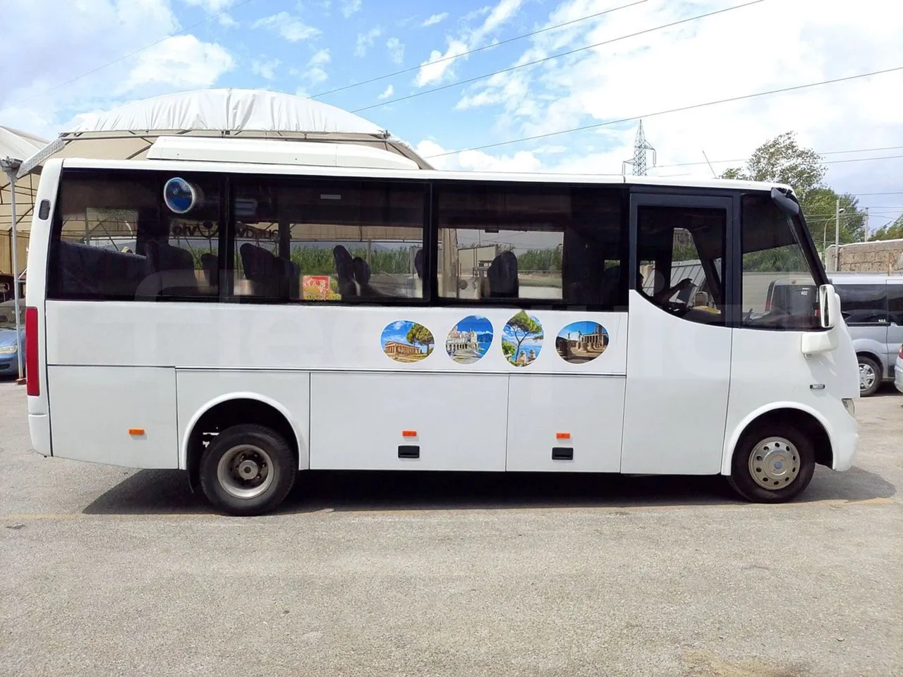 Iveco Eclipse 65C15-70/ Euro 3 - 107Kw - 6,950Mt - right side doors closed