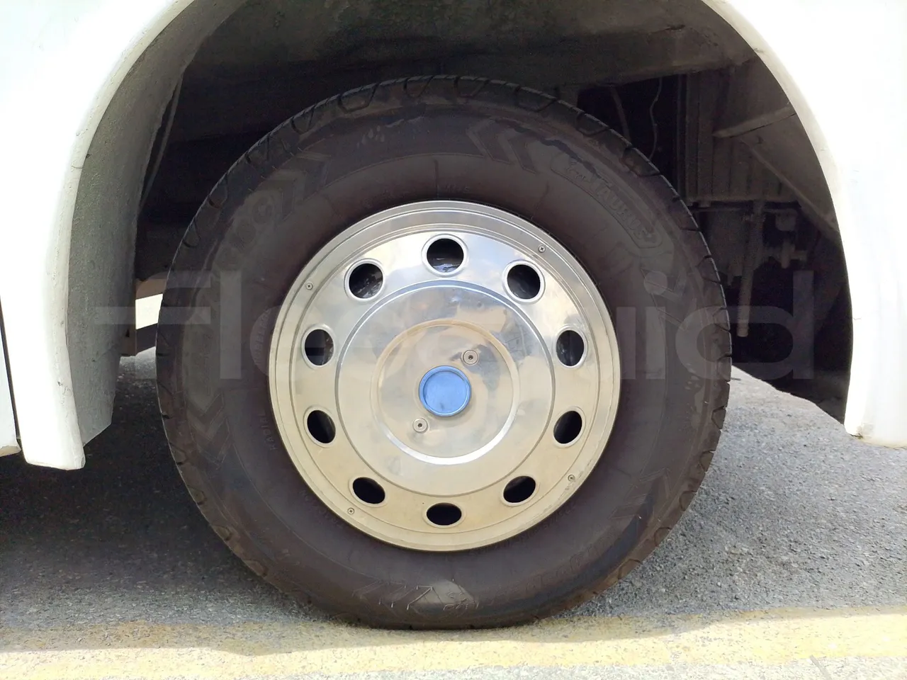 Iveco Eclipse 65C15-70/ Euro 3 - 107Kw - 6,950Mt - front left tire measurements