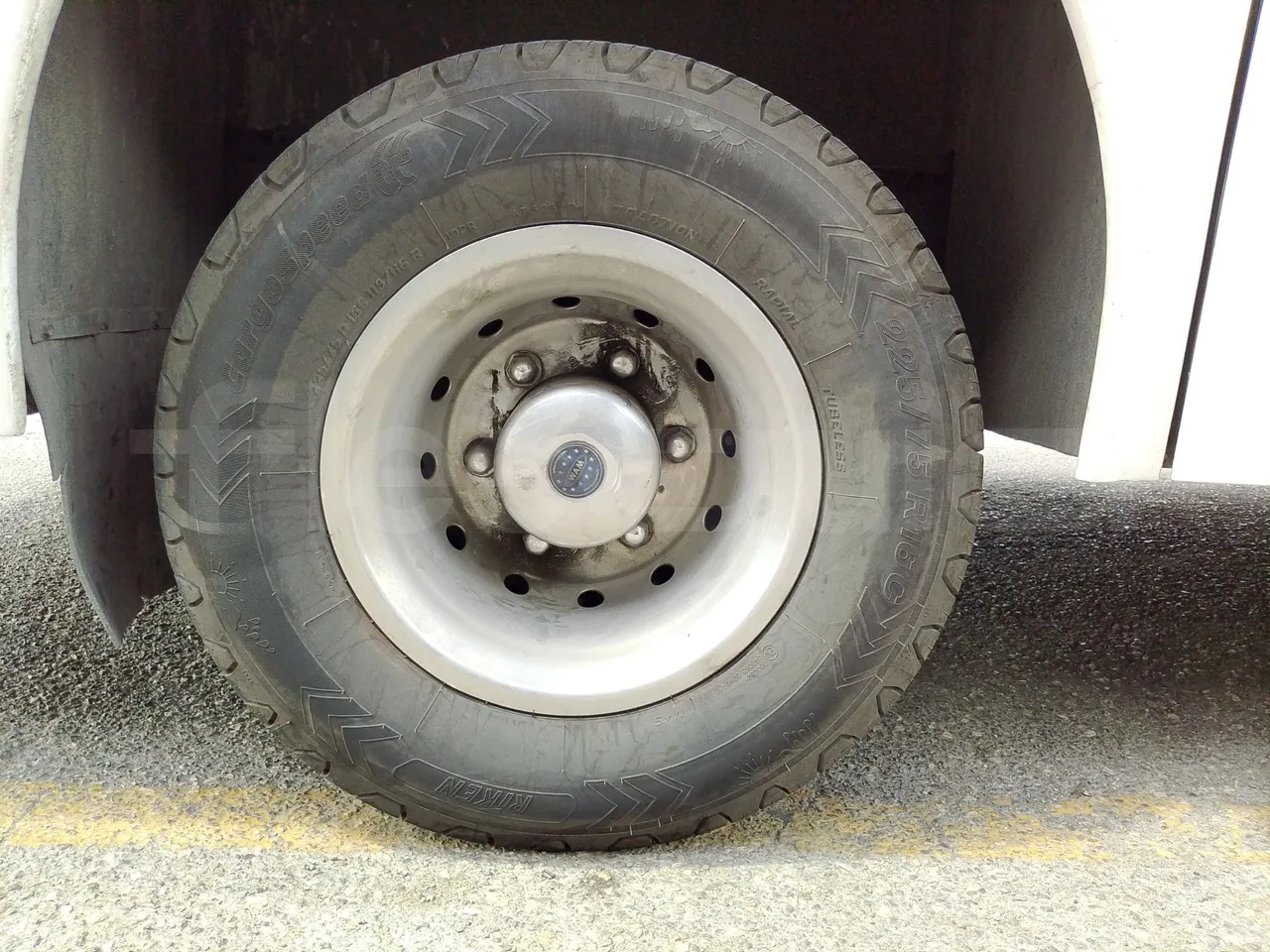 Iveco Eclipse 65C15-70/ Euro 3 - 107Kw - 6,950Mt - rear left tire photo